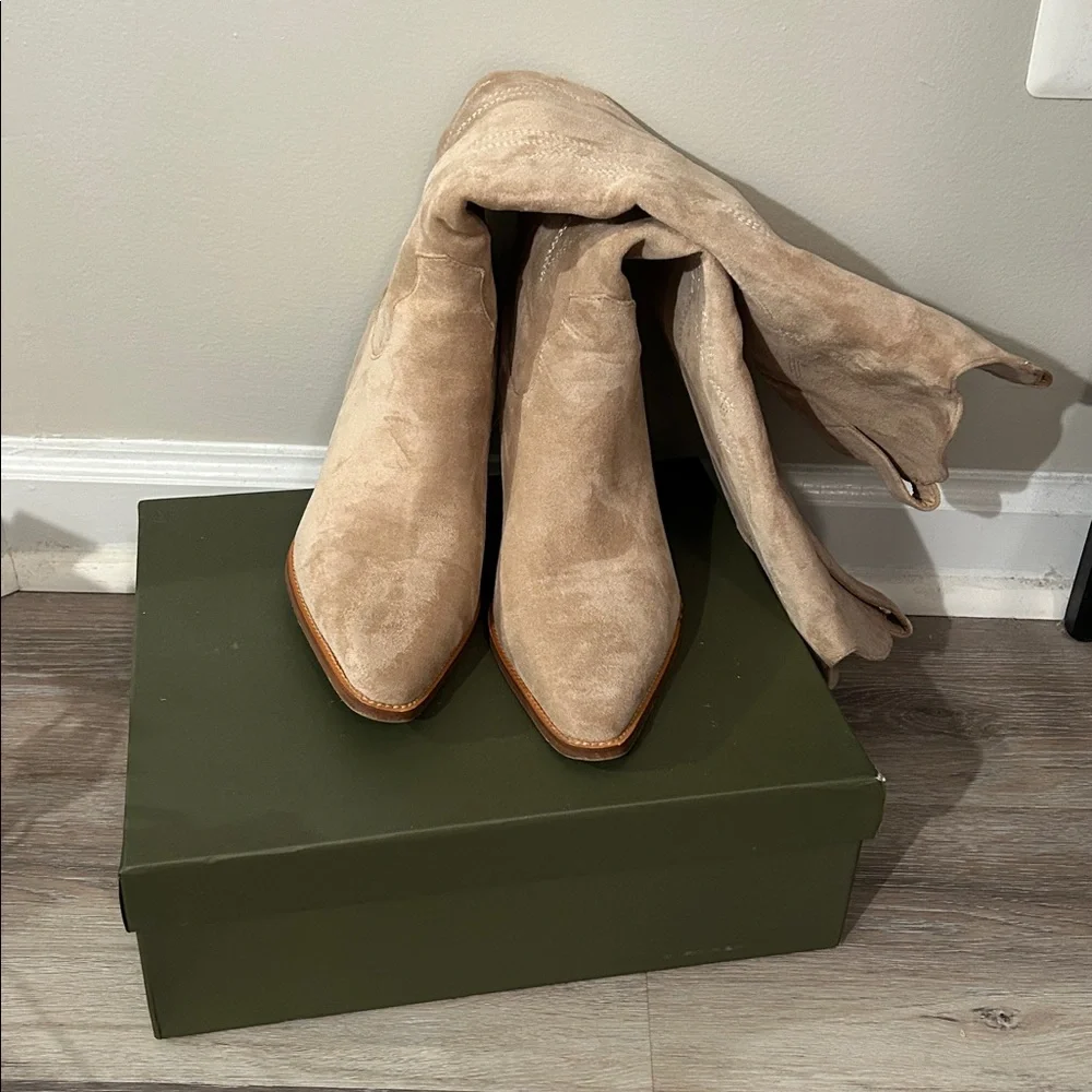 Tan Suede Western Boots - Picture 2 of 2